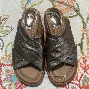 Söfft Metallic Slide Sandals Bronze